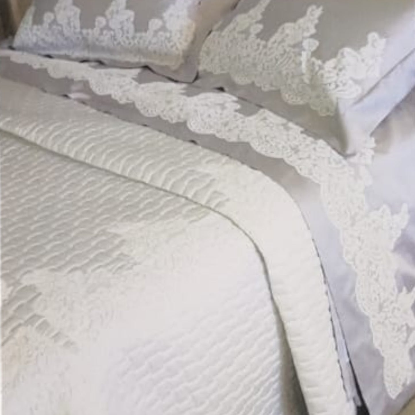 Coordinato Matrimoniale Trapuntino, Lenzuolo e 2 Cuscini Fabienne Opera Prima