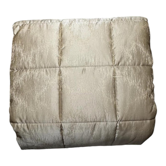 Trapunta matrimoniale Borbonese Home Micropaillettes Legno piegata, con trapuntatura geometrica e trama jacquard.