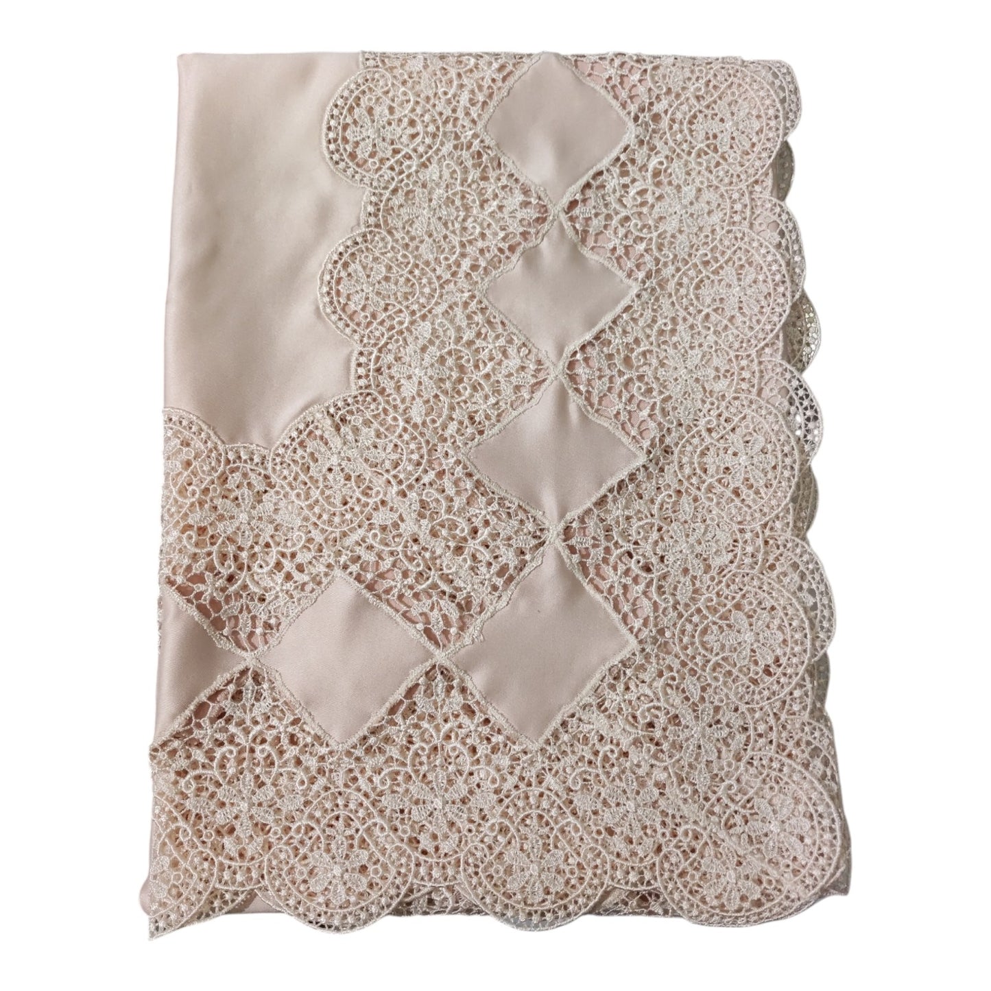 Centrotavola Designer PF1928 Battaglia Classico Italiano colore polvere misura 115x115 con elegante pizzo decorativo