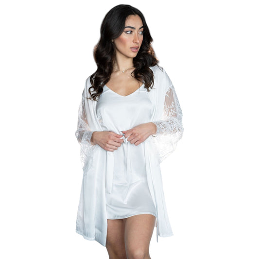 Completo Sposa Camicia e Vestaglia Andromeda Filo D'Angelo bianco con camicia da notte a spalline, vestaglia con maniche in pizzo e scrunchie coordinato