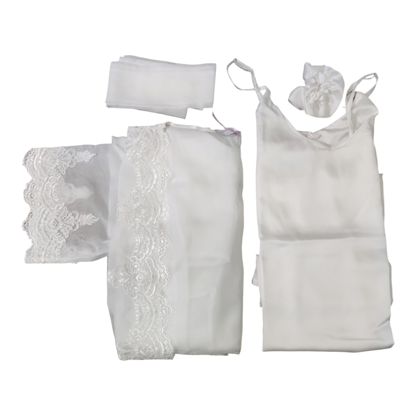 Completo Sposa Camicia e Vestaglia Bea Filo D'Angelo bianco con camicia da notte a spalline, vestaglia con pizzo, cintura e scrunchie coordinato