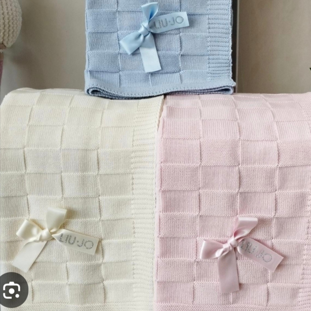 Copertina scialletto culla passeggino Quadrati BL593B Liu Jo in cotone morbida ed elegante per neonato