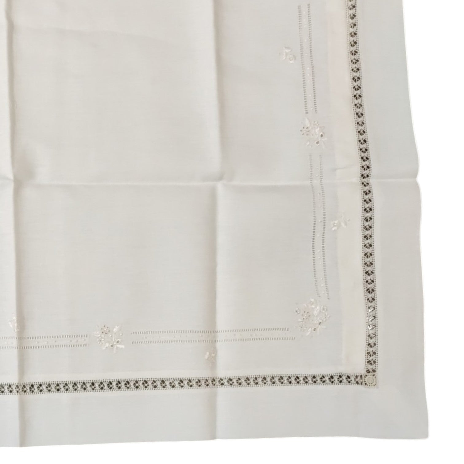 Parure letto 2 posti F79 Broderie in lino Bellora colore ecrù con ricamo tono su tono e dettagli traforati