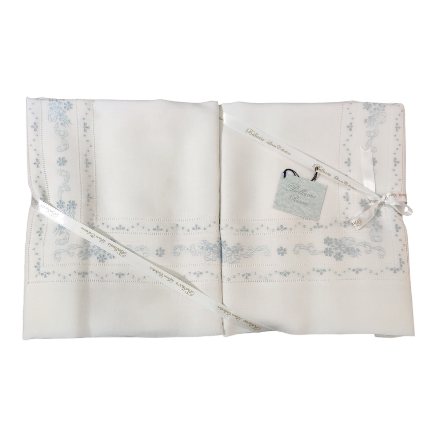 Parure 2 posti NB691LZM Bellavia Linen Collection in lino bianco con ricamo celeste per letto matrimoniale