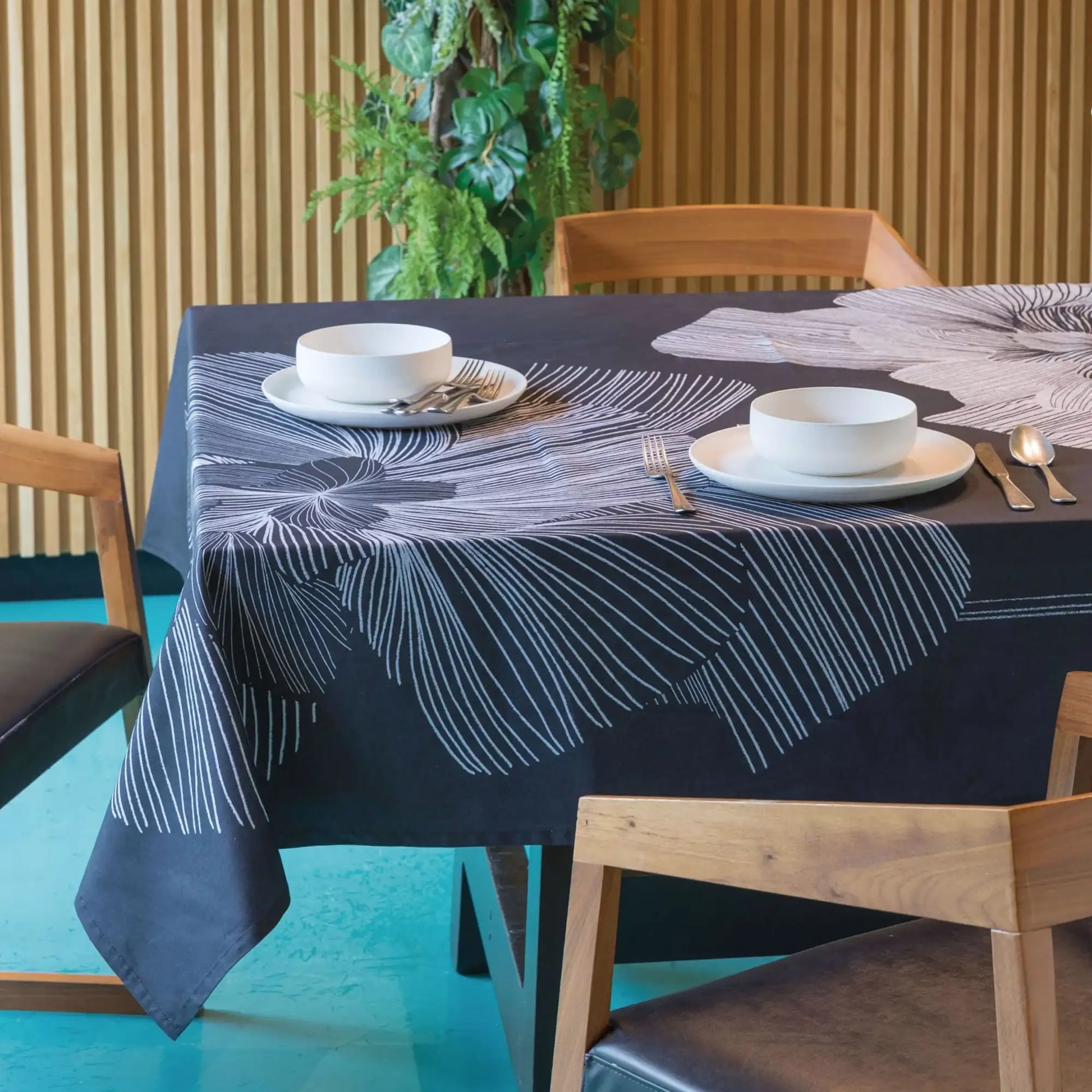 Tovaglia antimacchia Ines Riviera by Carillo Home 150x220 per 8 posti in twill con stampa digitale decorativa