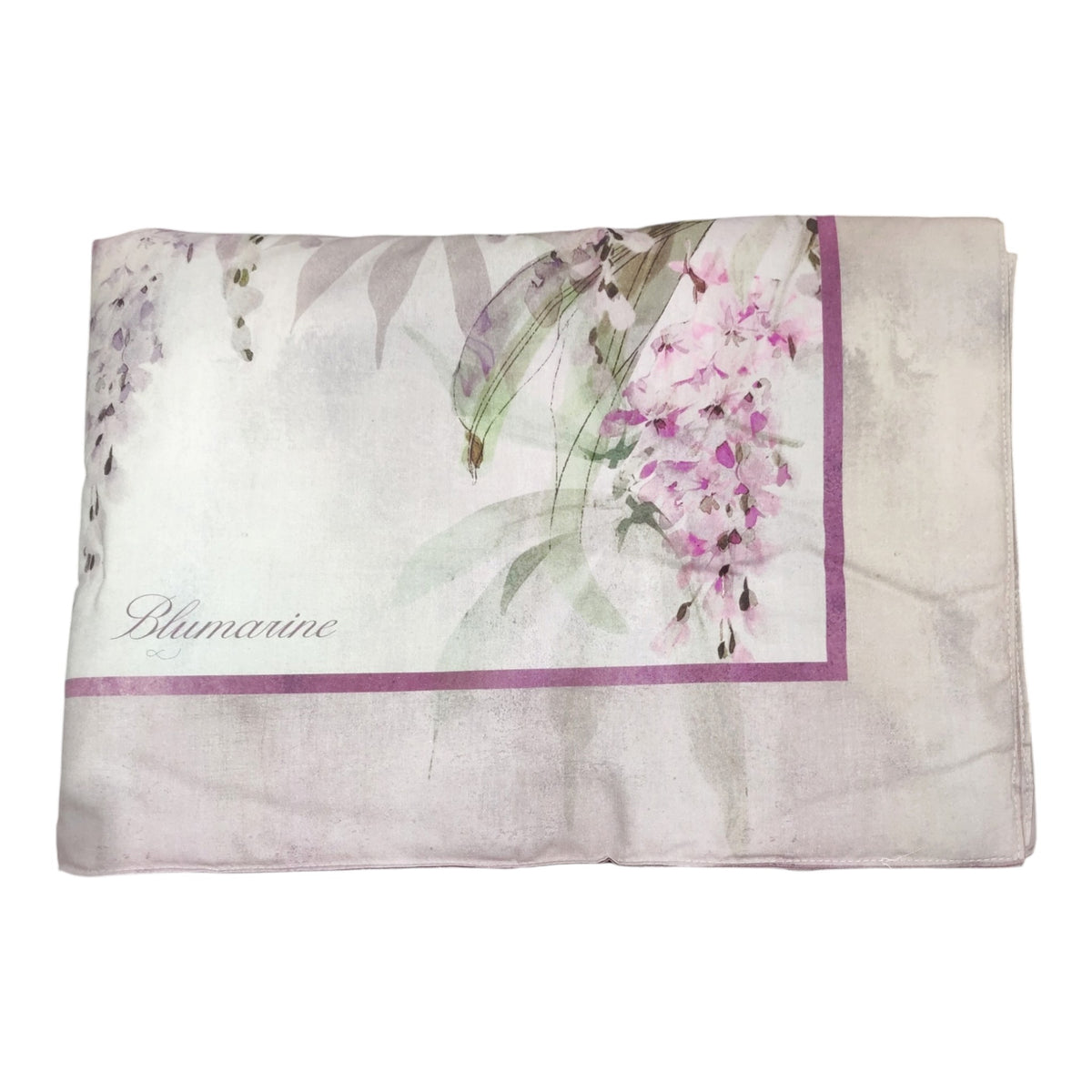 Caldo Pareo Glicine Blumarine piegato con decorazione floreale nei toni del glicine