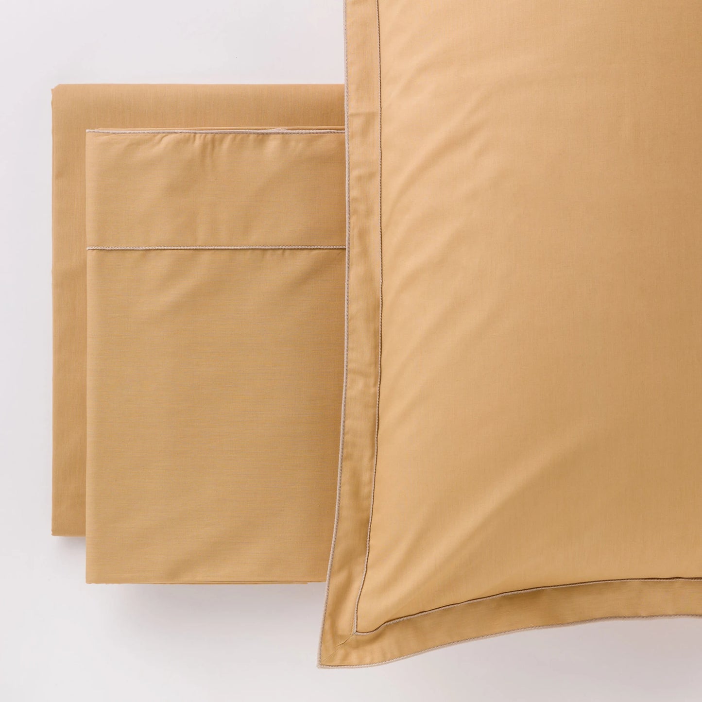 Completo letto matrimoniale Milo Riviera Carillo Home beige con rifinitura bourdon