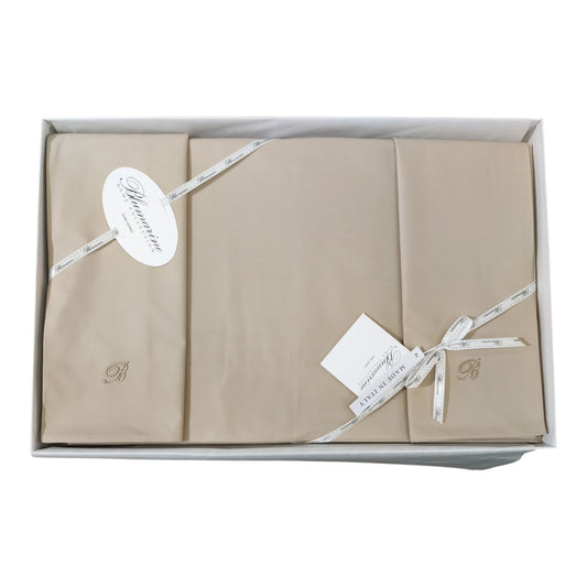 Completo lenzuola matrimoniale Blumarine Home Stile Blu in percalle di cotone 200 TC con federe a sacchetto e monogramma B ricamato