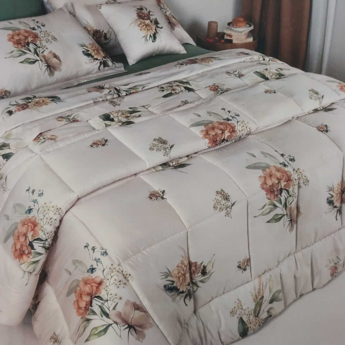 Trapunta Neith Sibilla matrimoniale con stampa digitale floreale su letto
