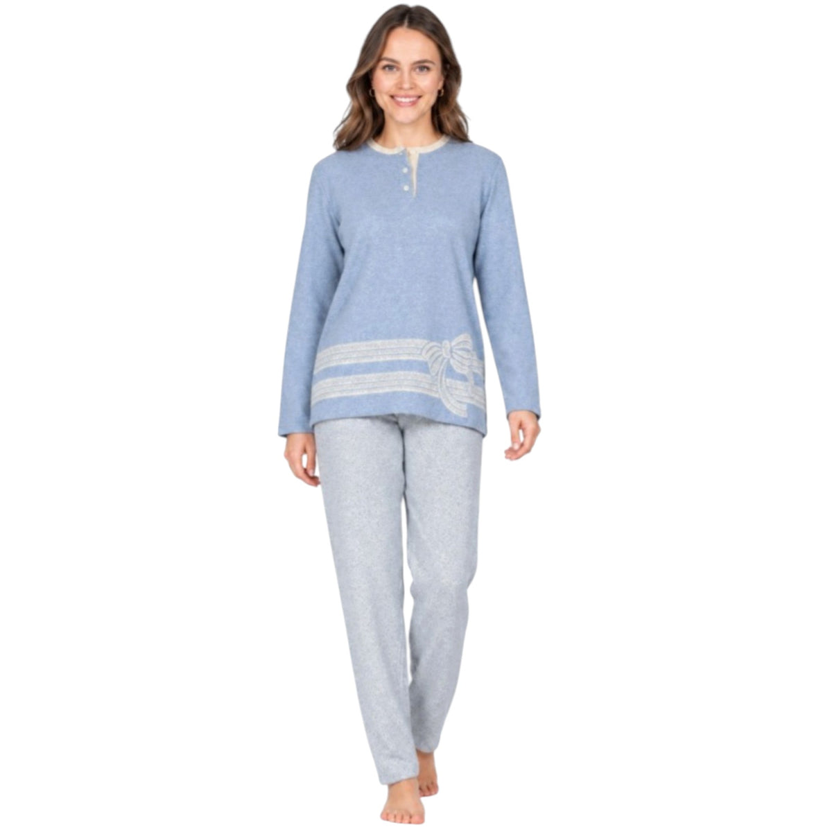 Pigiama donna Fida con collo serafino, maniche lunghe, pantalone coordinato e motivo decorativo a fiocco