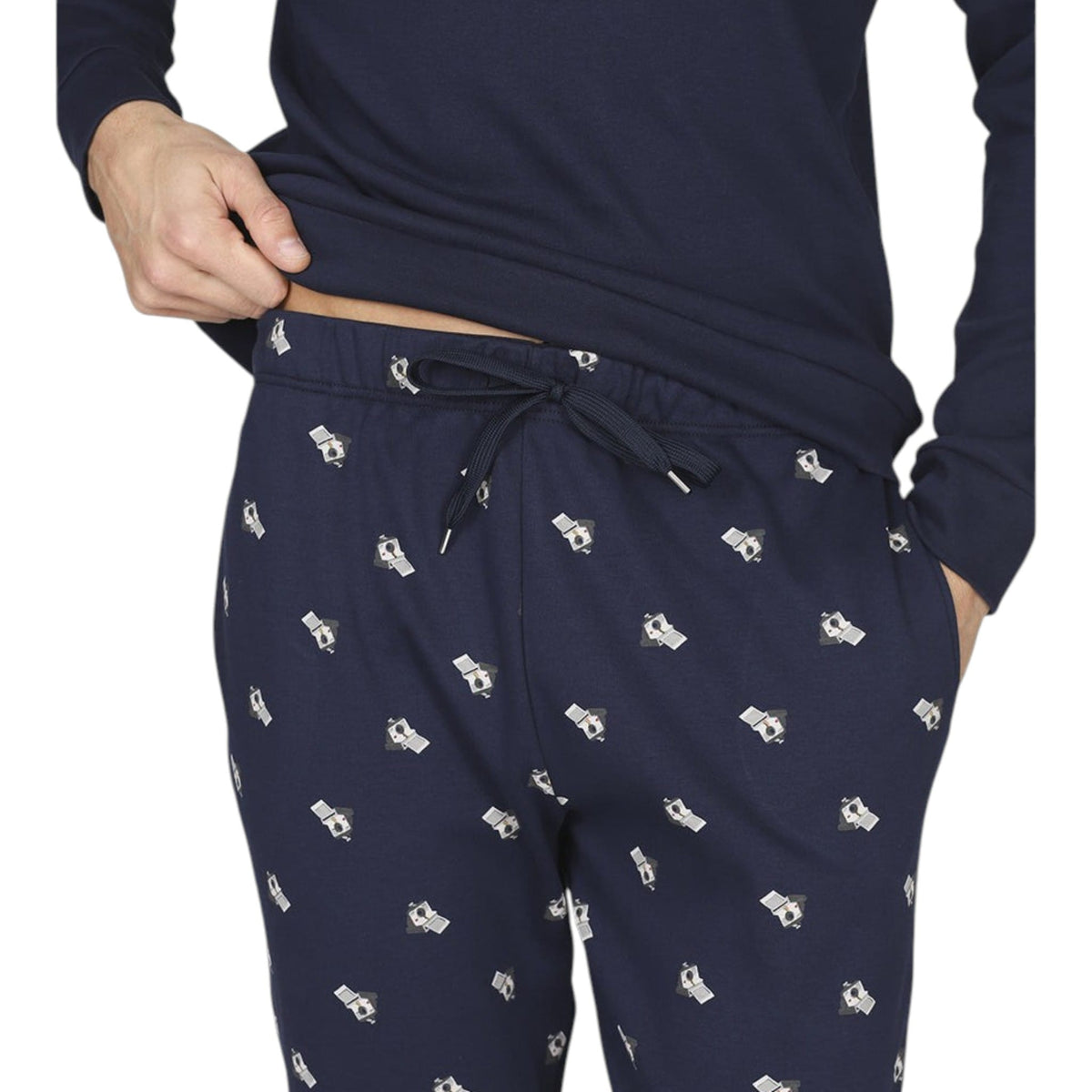 Dettaglio del pantalone Julipet Velletri con coulisse e fantasia fotografica