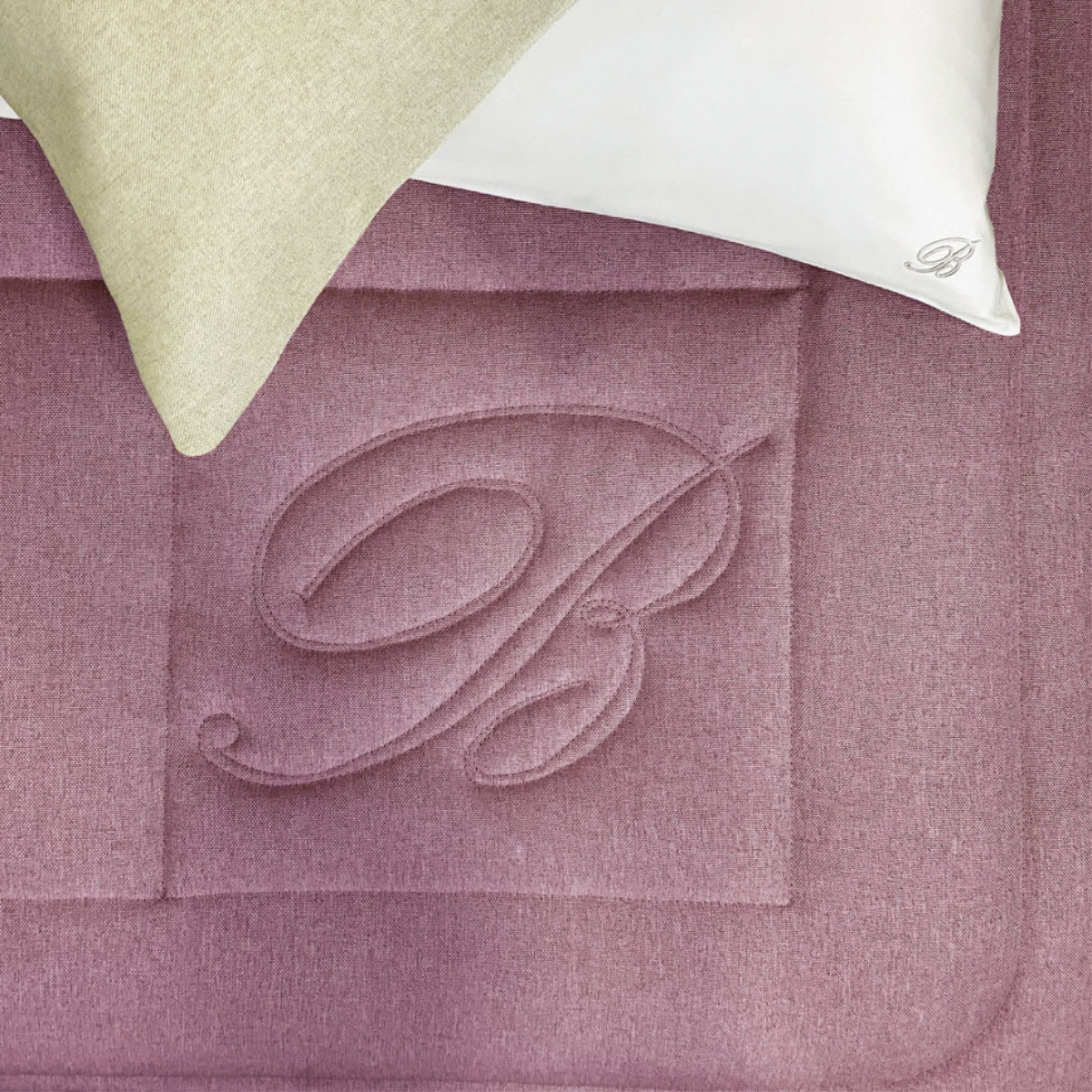 Trapunta Sunday Blumarine Home Fard con monogramma B trapuntato tono su tono